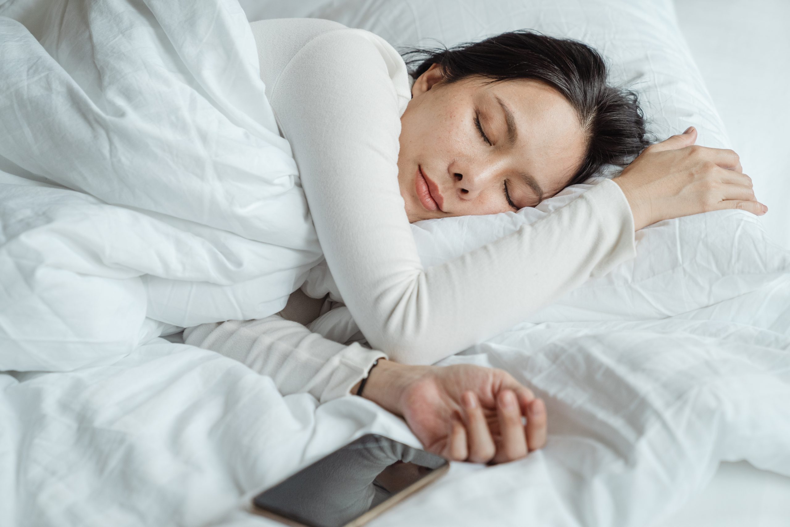 Cómo los alimentos pueden influir en el sueño: qué comer para conseguirlo